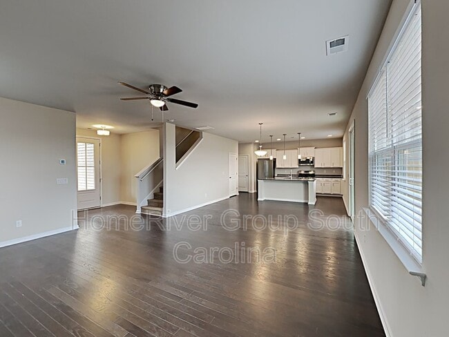 Building Photo - 426 Zenith Blvd
