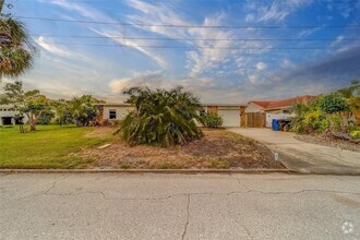 Building Photo - 4099 Pompano Dr SE