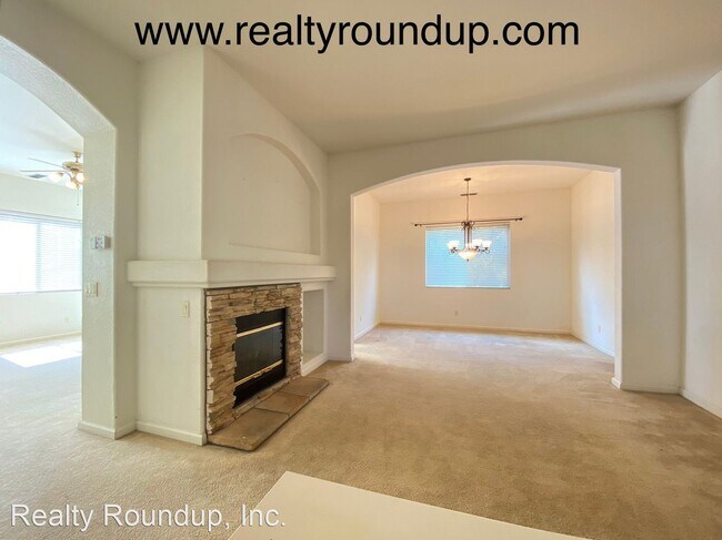 Building Photo - 4 br, 3 bath House - 9640 Spring Breeze Ct