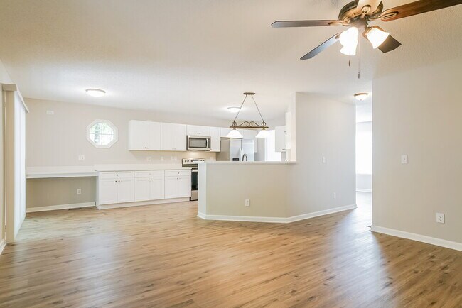 Foto del edificio - 1227 Arbor Greene Dr