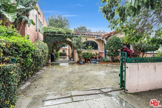 Foto del edificio - 4020 Brunswick Ave