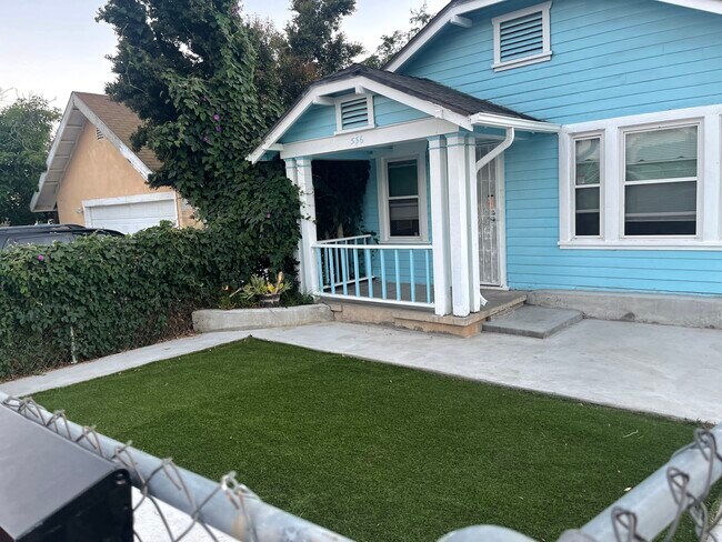 Building Photo - 536 Park St