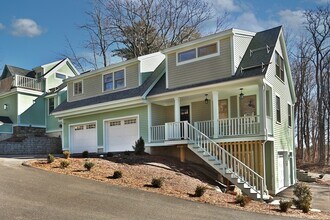 Building Photo - 12 Warren Ave