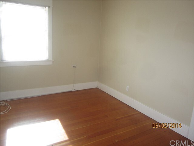 Primary Photo - 130 E Almond Ave