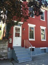 Building Photo - 162 E Louther St