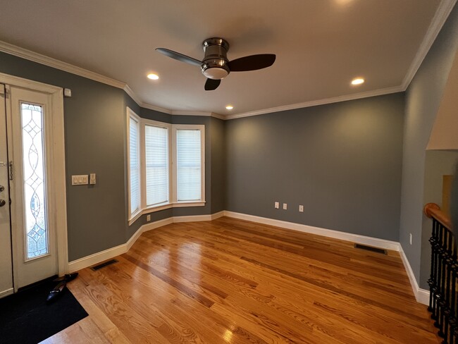 Building Photo - 54 Holton St