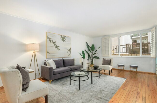 Foto del edificio - 540 Kelton Ave