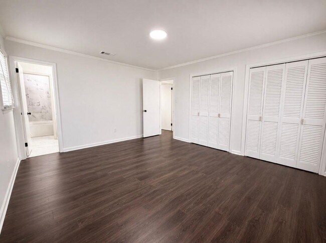 Foto del edificio - 567 Farmington Rd