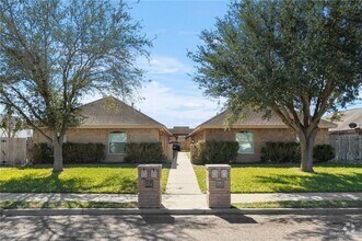 Building Photo - 705 W Bronze Dr