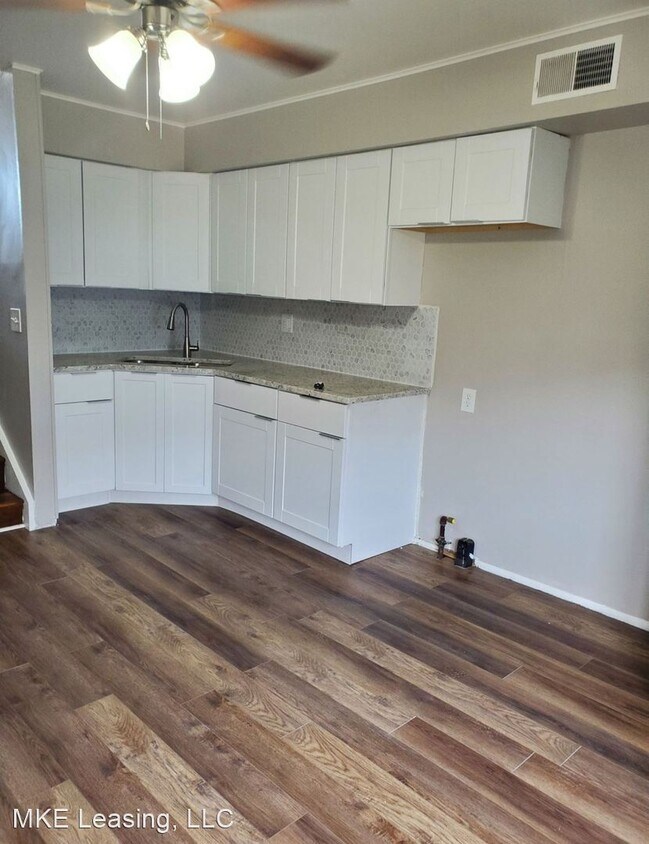 Primary Photo - 3 br, 1.5 bath House - 8883 N Swan Road Un...