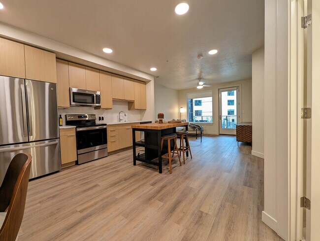 Kitchen-Dining Room - Grandeur Apartments