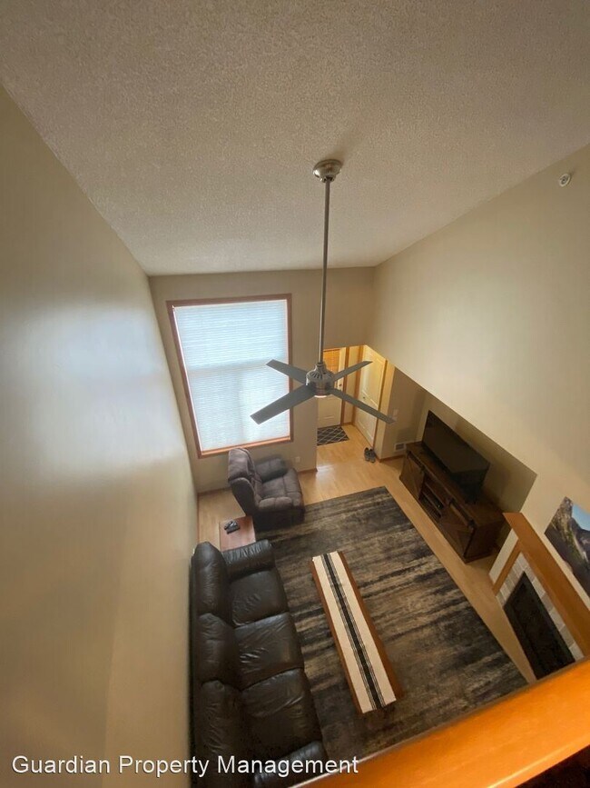 Building Photo - 2 br, 1.5 bath House - 6421 Ojibway Path
