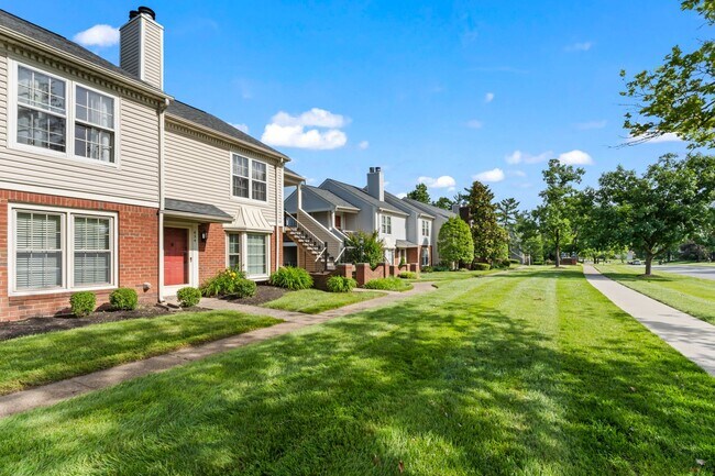Building Photo - Stunning Three Bedroom, Two and a Half Bat...
