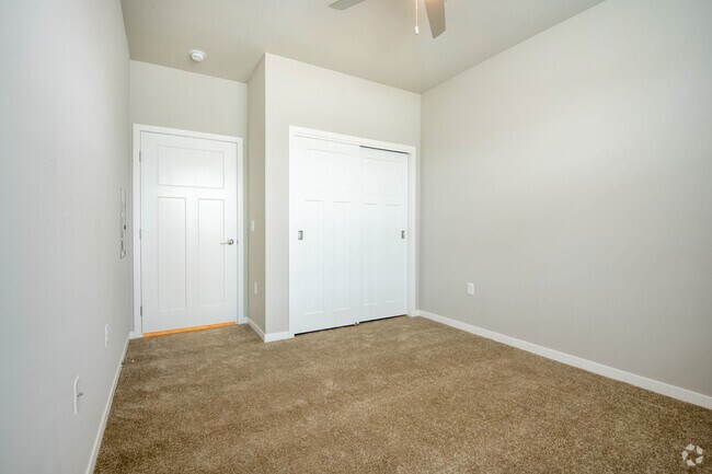 3 habitaciones, 2 baños - 1271 pies cuadrados - Taylor Pointe Apartments