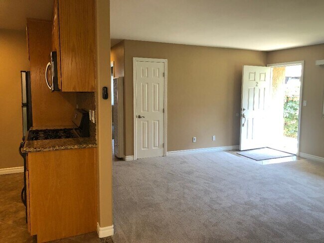 Living Room - 1641 Park Ave