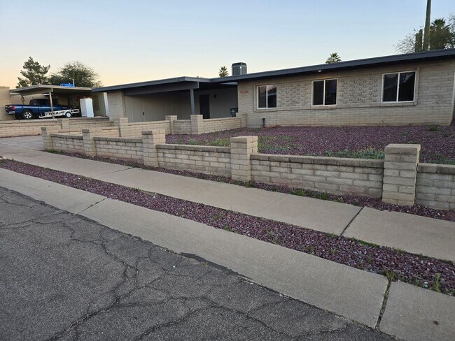 Building Photo - Discover This Completely Renovated 4-Bedroom Gem with Pool!