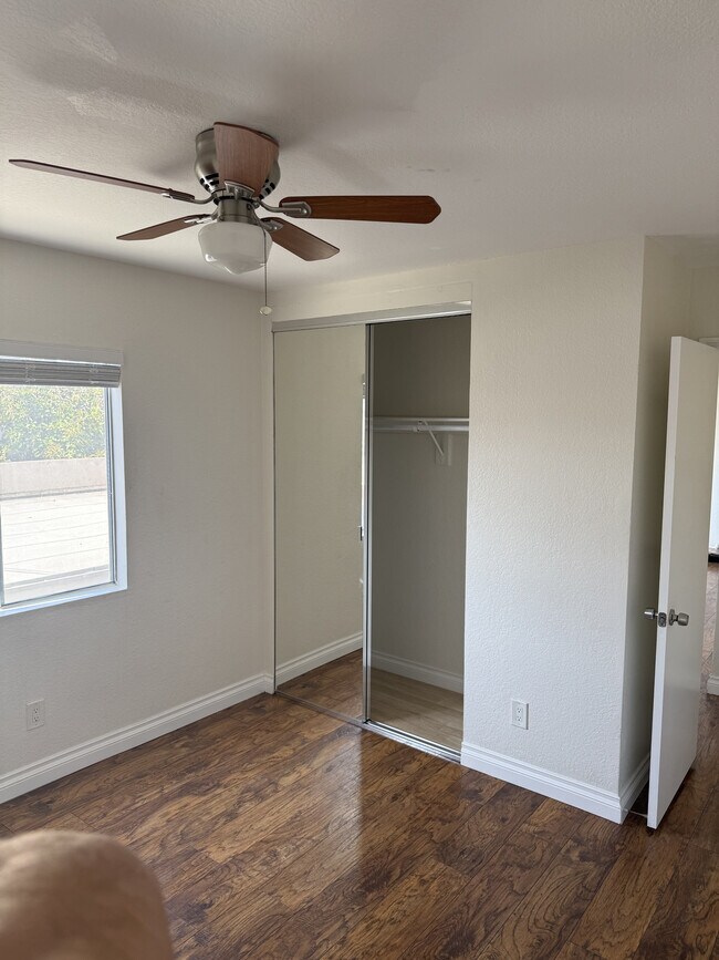 Habitación 1 - 4832 W 116th St