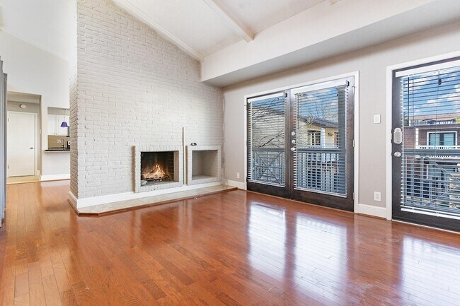 Foto del edificio - 5934 Sandhurst Ln