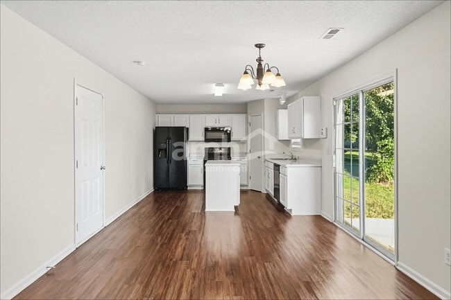 Building Photo - 808 Topsail Dr