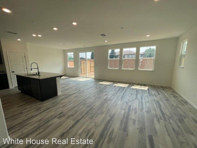 Building Photo - 3 br, 2.5 bath House - 113 Bywell Bridge Cir