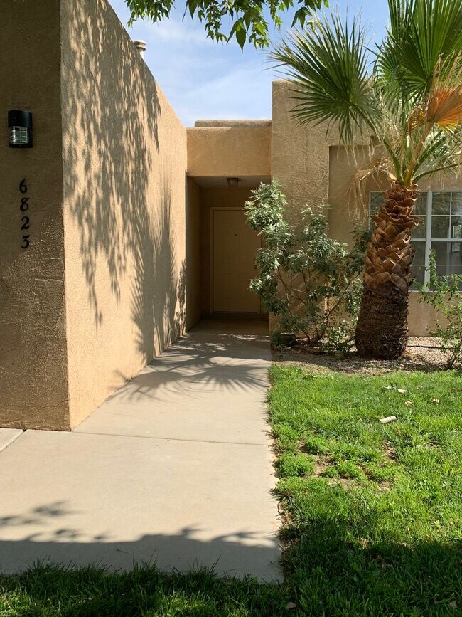 Foto del edificio - Lovely 3 Bedroom, 2 Bath In The NW!