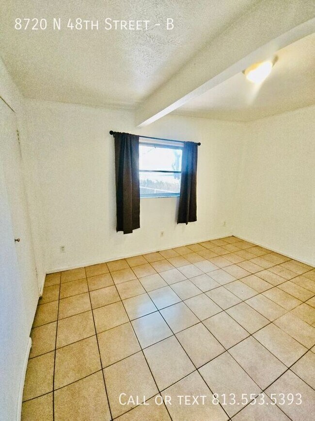 Foto del edificio - 8720 N 48th St