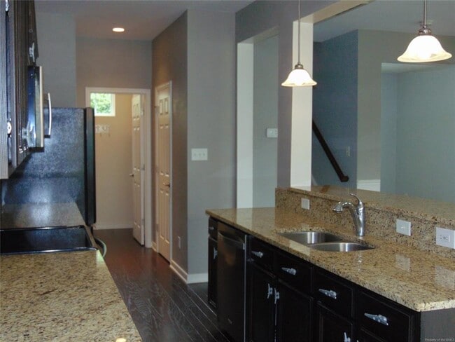 Building Photo - 3215 Kenton Ct