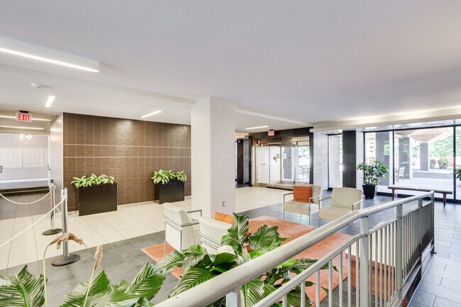 Foto del edificio - 2939 Van Ness St NW