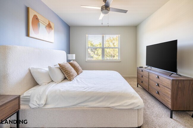 Building Photo - 6225 Mobile Hwy