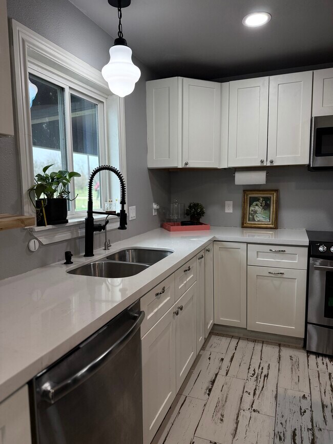 Foto del edificio - 10804 E State Highway 29