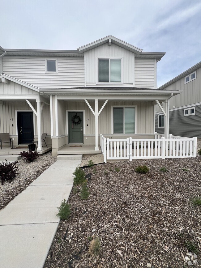 Building Photo - 37 N Veranda Ct