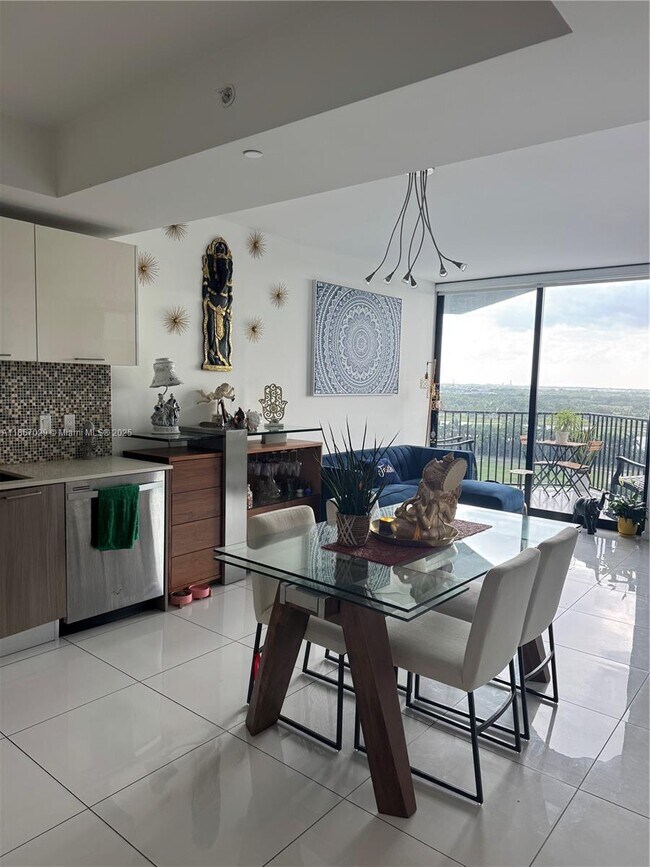 Foto del edificio - 5252 NW 85th Ave