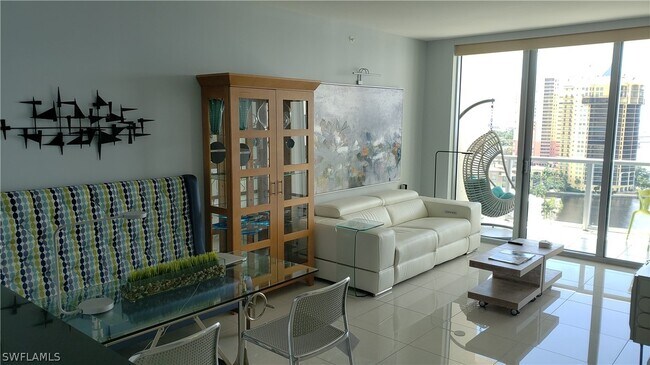 3000 Oasis Grand Blvd Unit 1806 - 4