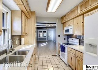 Building Photo - 2 br, 1.5 bath House - 4673 Pacific St