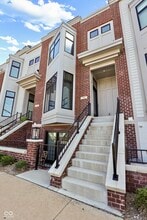 Building Photo - 711 E 16th St