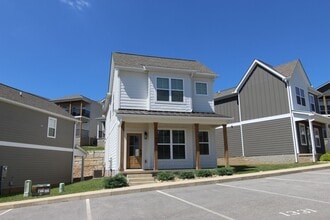 Building Photo - 1331 Belfair St
