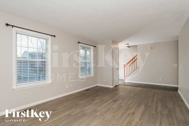 Foto del edificio - 410 Meadow Springs Dr