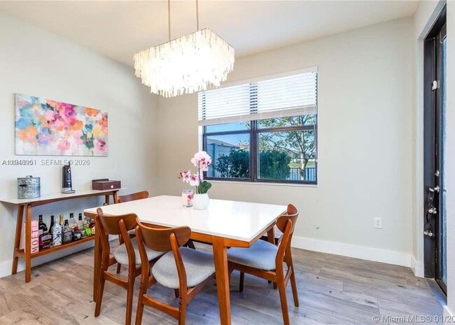 Building Photo - 10034 W 32nd Ln