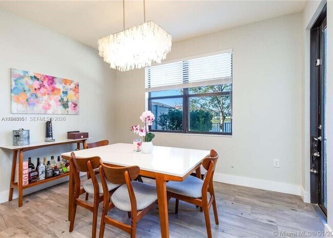 Foto del edificio - 10034 W 32nd Ln