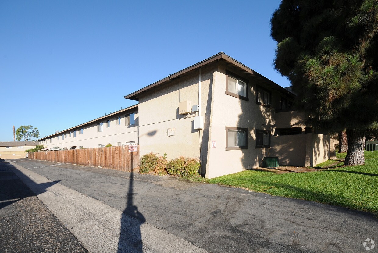 10431 Knott, ¡alejado - 10431 Knott Ave