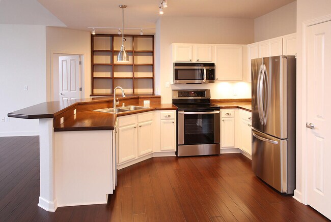 Foto del edificio - 4120 S Lake Dr