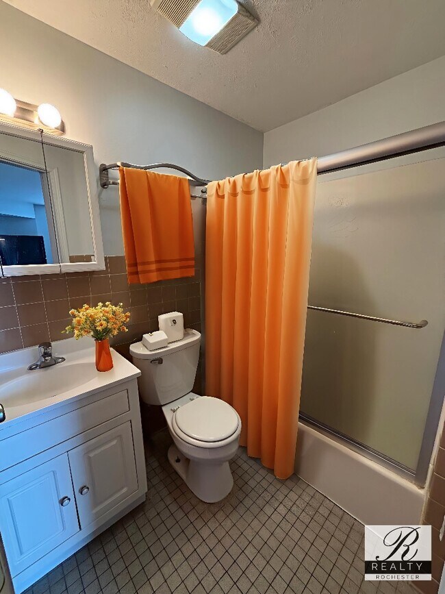 Foto del edificio - 480-488 East Main Street - Apt 415