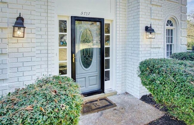 Foto del edificio - 5707 Chester St