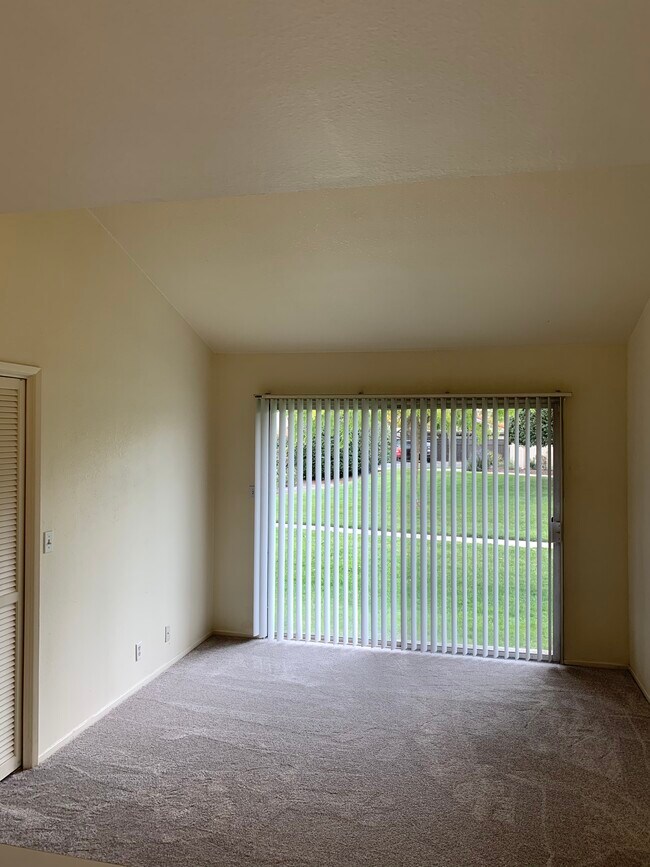 Building Photo - 37 El Mirador Ct