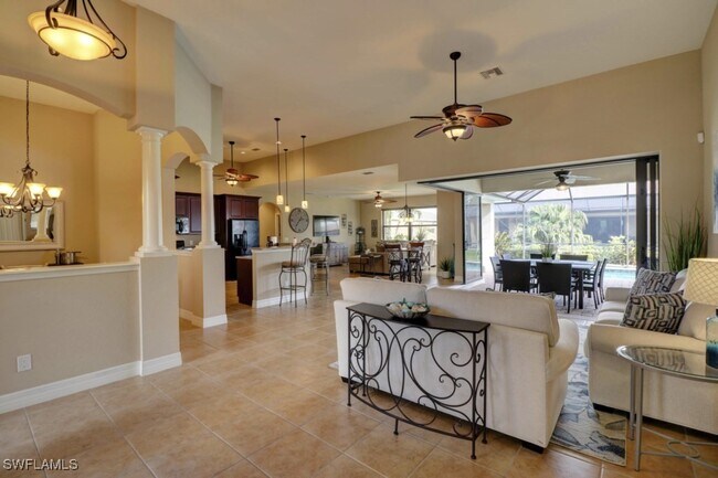 Foto del edificio - 3525 Surfside Blvd