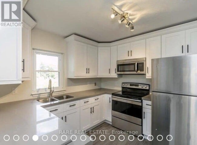 Building Photo - 252 Steel St