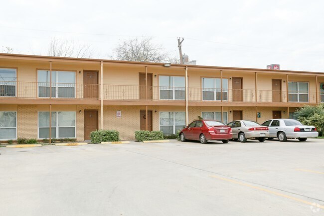 Los Pinos Apartments Houston Tx Apartments Com