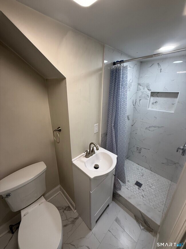 Foto del edificio - 18-Unit Cherry St