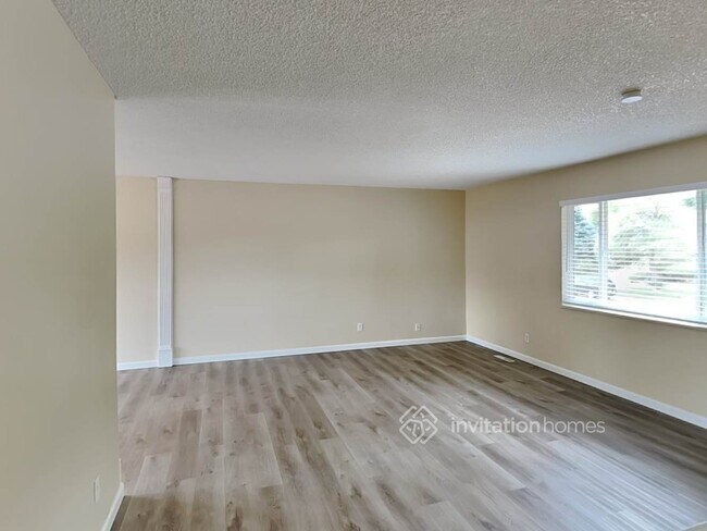 Building Photo - 11933 E Oregon Cir