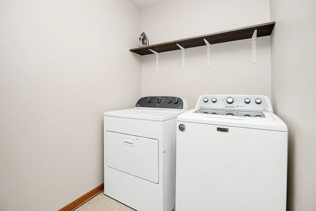 Building Photo - 305 Beaty Rd